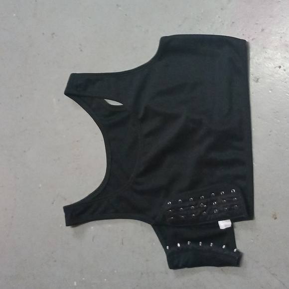 black chest binder - Picture 1 of 3